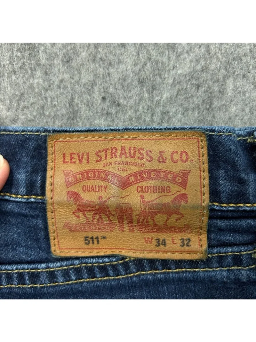 Levi's 511 Slim Fit Jeans Men's Size 34 X 32 Medium Wash Denim